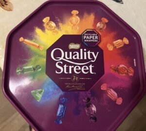 Quality Street Assorted Milk & Dark Chocolates Tub 550g